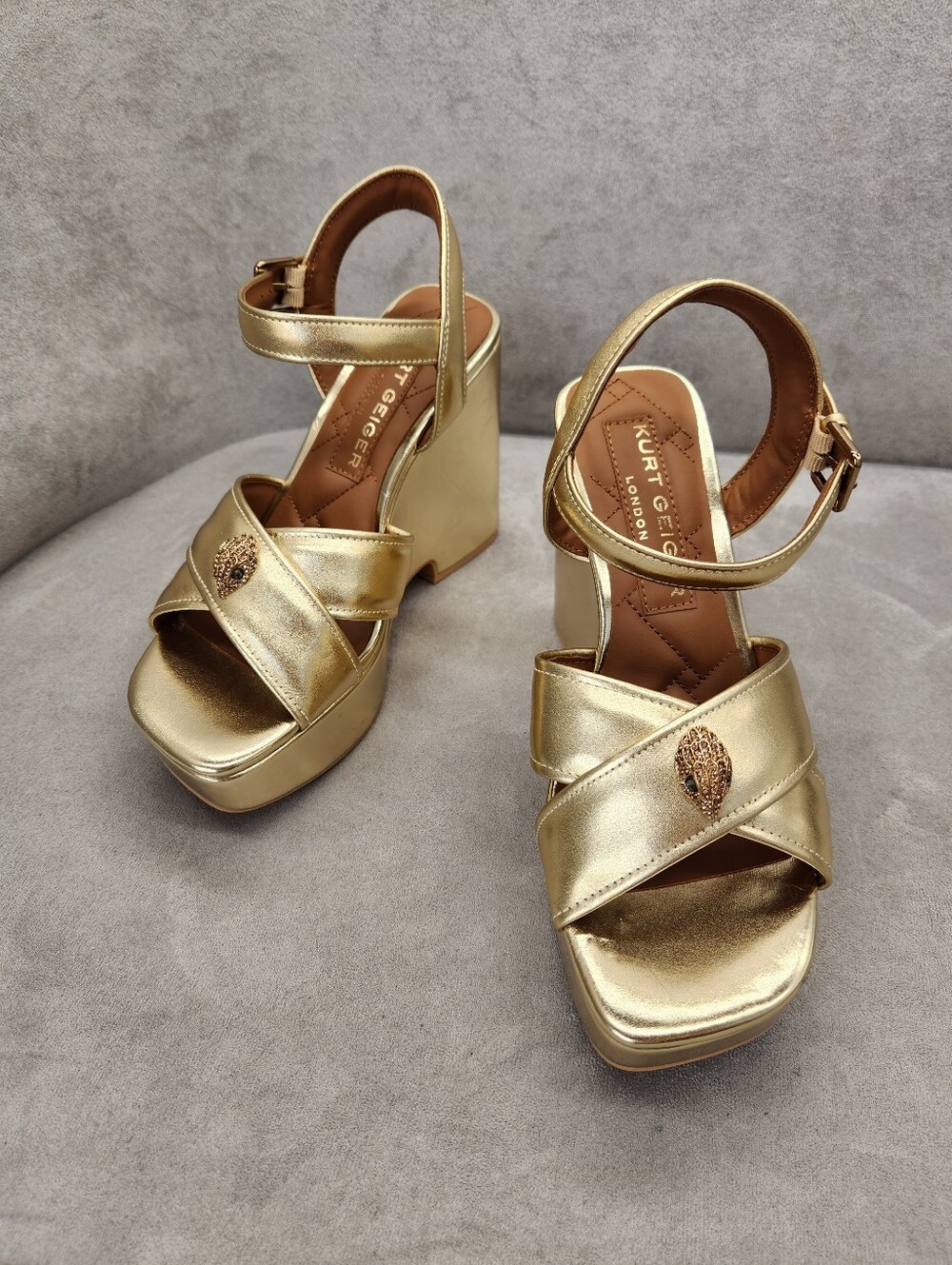 Kurt Geiger Wedge Sandals 7.5 Gold Leather Kensington Cross Chunky Dress New$245 - Picture 6 of 17